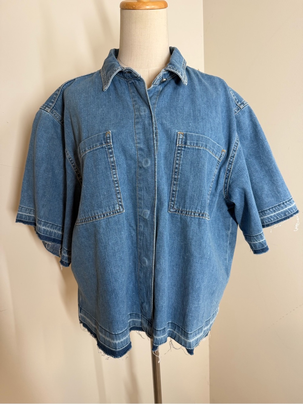 Anthropologie Pilcro Women’s Boxy Buttondown (Snaps) - SZ L- Blue Denim Shirt - Picture 13 of 14